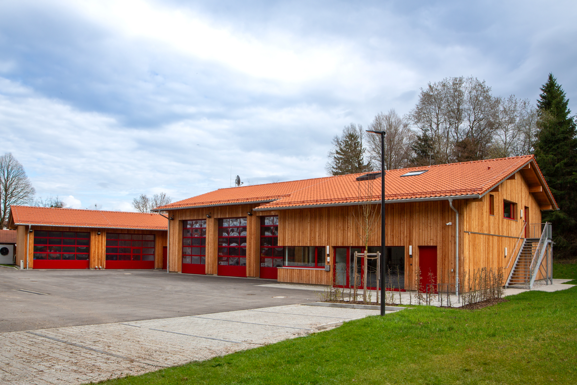 B3 Architekten - Projekt: Neubau Feuerwehrgerätehaus mit drei Stellplätzen, Etting